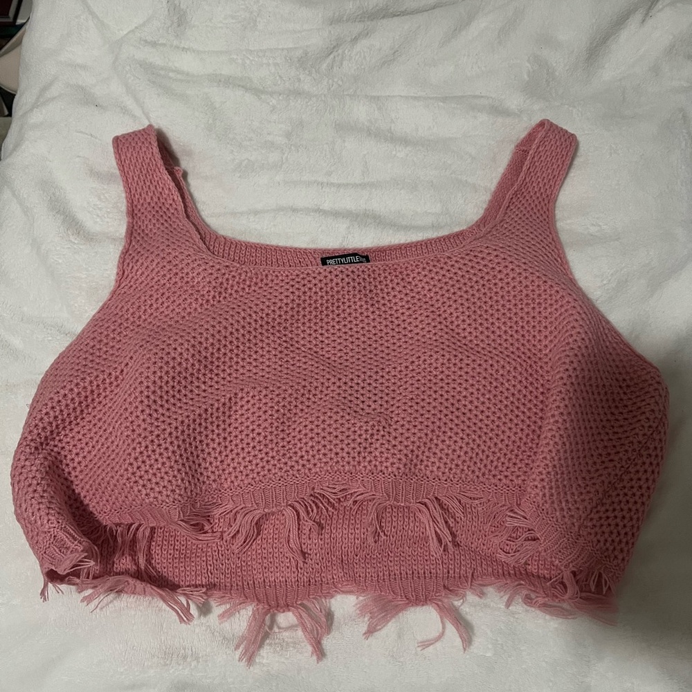 New W Tags Prettylittle things shirt